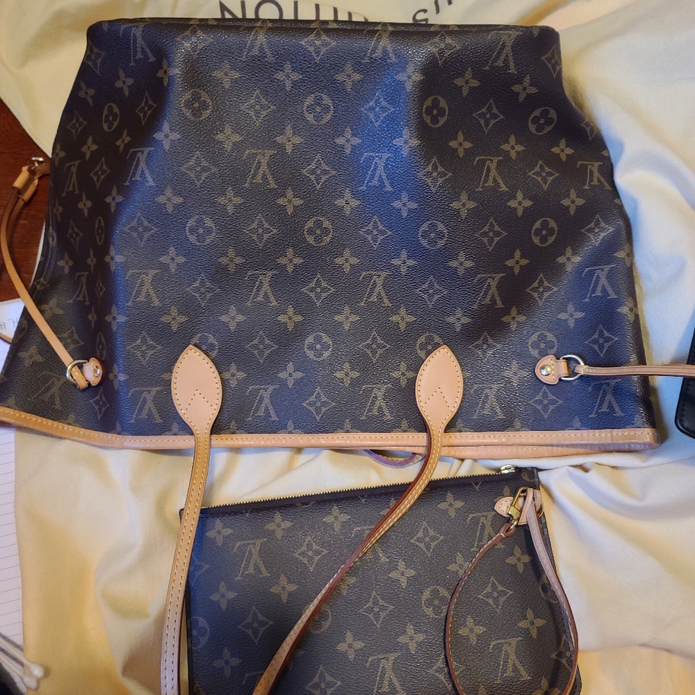 Authentic Louis vuitton MM Neverfull